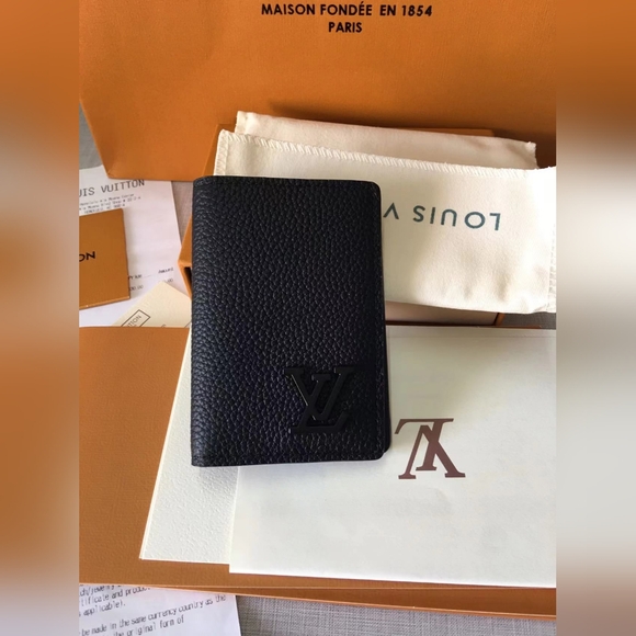 Louis Vuitton Pocket Organizer - Picture 1 of 10